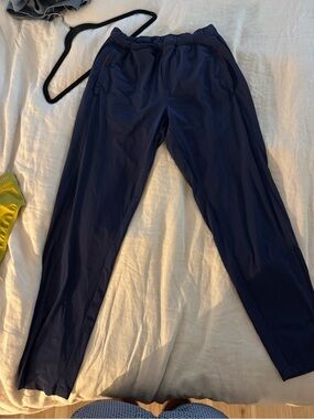 Lululemon men’s S workout pants